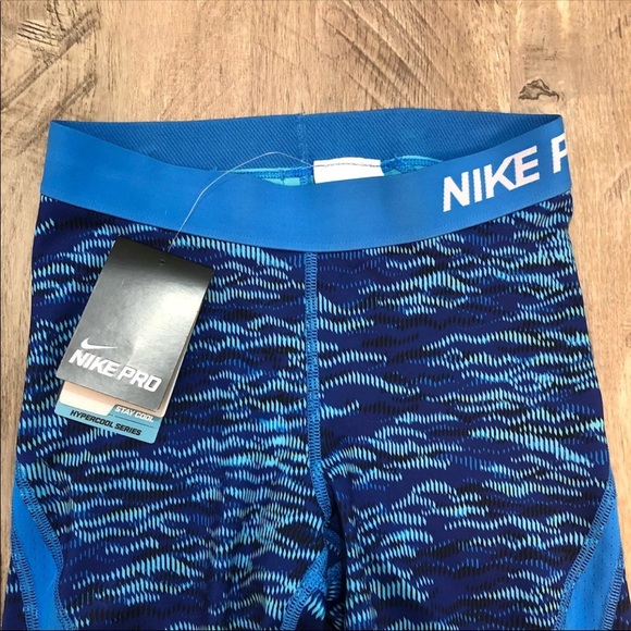 SOLD NIKE | Pro Leggings - Picture 4 of 8